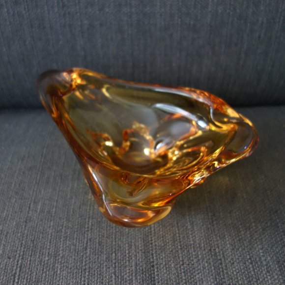Glass Amber Color Ash Tray - Picture 1 of 11